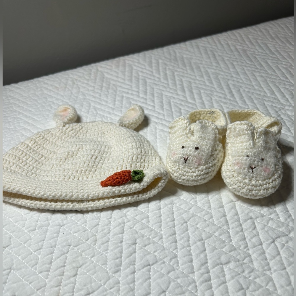 Bunny by the bay, newborn hat and‎ booties, set, crocheted, ivory, color, new